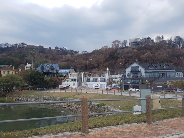 Knysna fires — fire damage to a Knysna home (Graham Bawden, CC BY-SA 4.0)